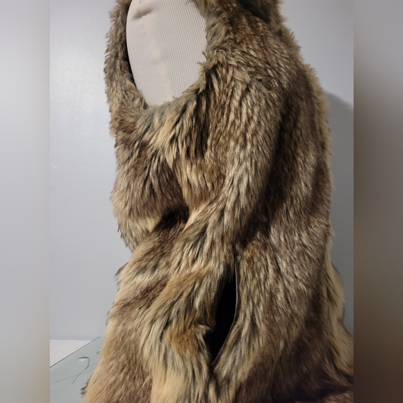 ONLY FAUX FUR HOODED VEST - Picture 5 of 8